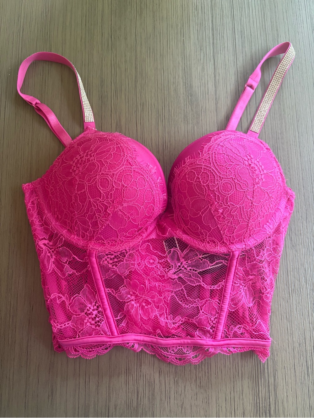 Victoria’s Secret very sexy long line Chantilly lace push up bra